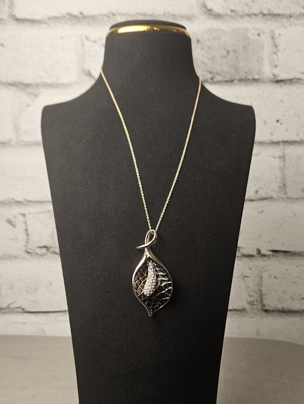 Gold Tone Leaf Pendant Necklace Rhinestone Accent Statement Jewelry